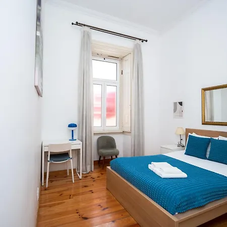 דירה Large 3-bedroom 2 Bathroom Apartment, Multiple Bathrooms, Prime Location *