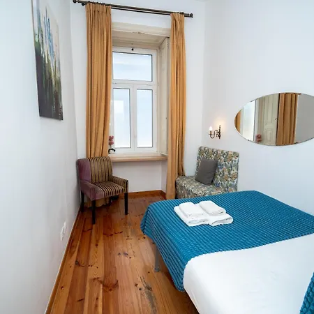 Large 3-bedroom 2 Bathroom Apartment, Multiple Bathrooms, Prime Location Appartement